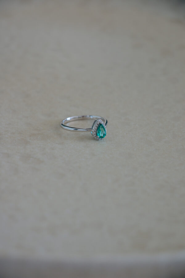 Sortija esmeralda ovalada