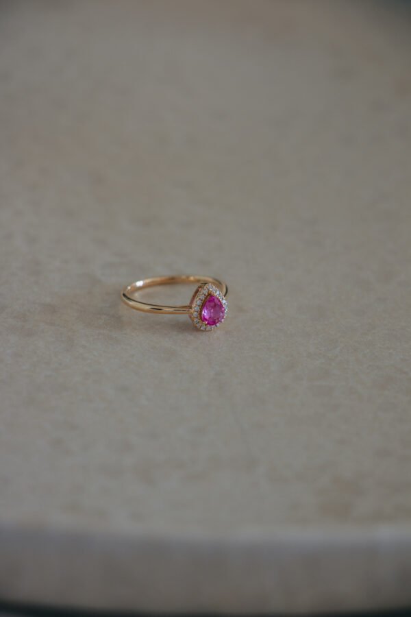 Sortija rubí pera con diamantes