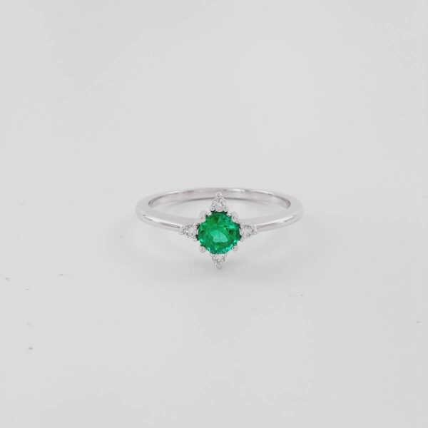 Anillo esmeralda 0,27ct y diamantes