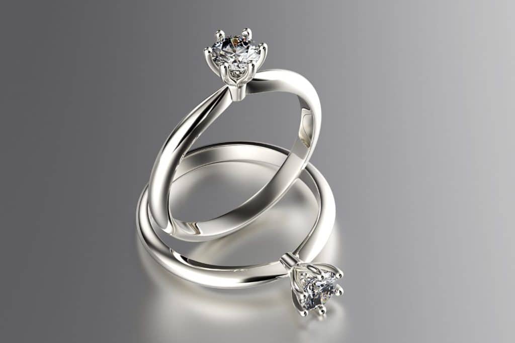 Anillo de compromiso de moissanita