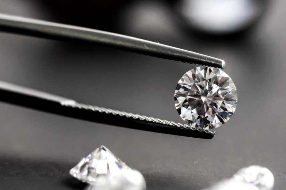 Qué es la moissanita y qué diferencias tiene con el diamante